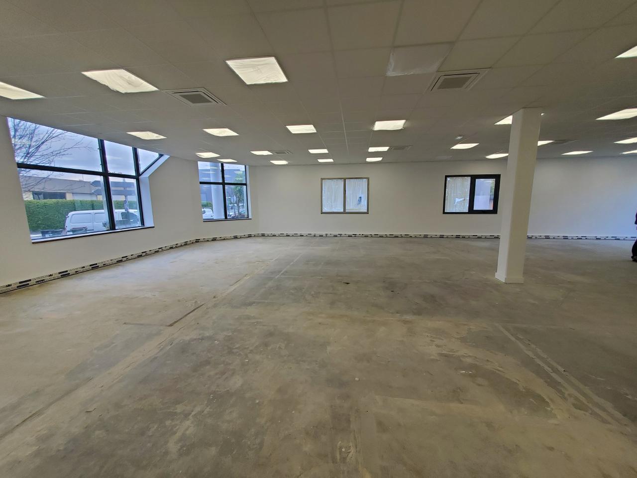 Local d'activité Saint Thibault des Vignes 1071m² Location local d'activité Saint Thibault des Vignes Seine-et-Marne OLACT2205728 0